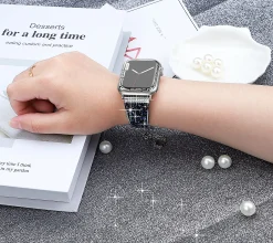 Alternative view of WorryFree Gadgets Apple Watch 42/44/45mm Metalystal Band