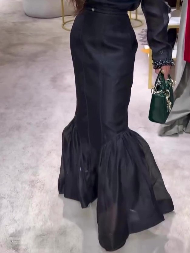 Black Structured Organza Mermaid Maxi Skirt - Image 5