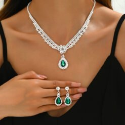 Alternative view of Stylish And Chic Diamond-studded Teardrop Flower Necklace And Earring Set