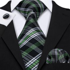 Small-batch Flexible Manufacturing Of Cashmere-like Ties - Green And Black